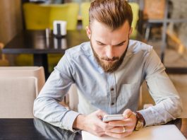 De ce unele swipe-uri duc la intalniri intense si altele la ghosting